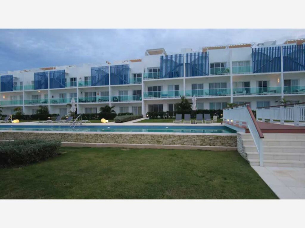 Cana Rock 2BR penthouse jacuzzi + infinity pool