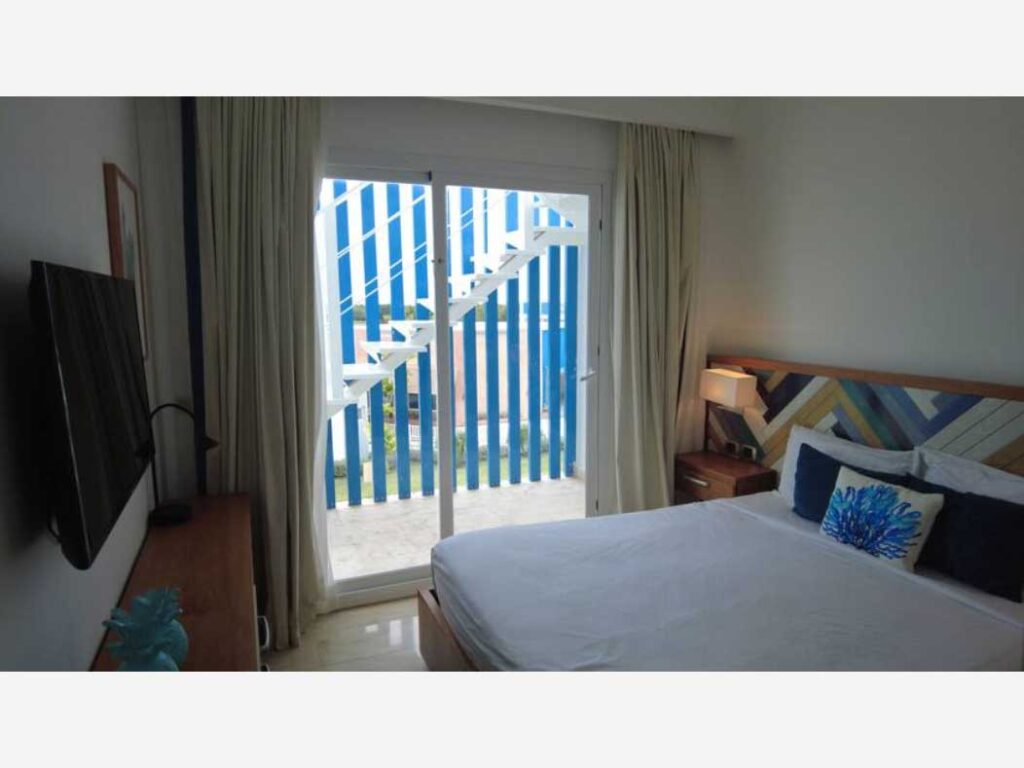 Cana Rock 2BR penthouse jacuzzi + infinity pool