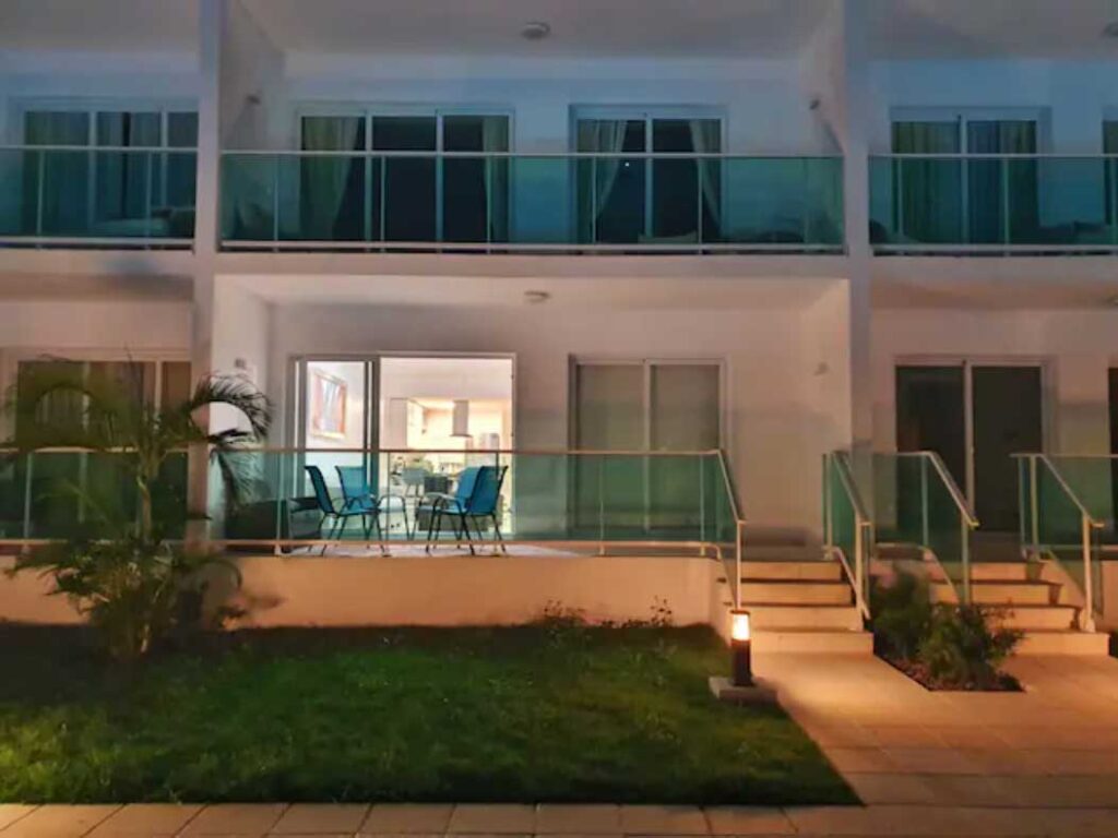Cana Rock 2BR condo infinity pool + beach: