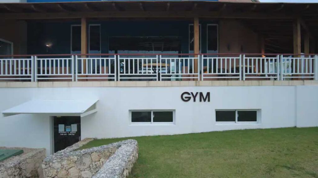 Cana Rock 2BR condo infinity pool + beach: