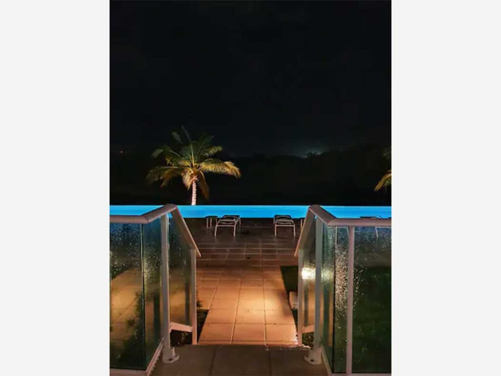 Cana Rock 2BR condo infinity pool + beach: