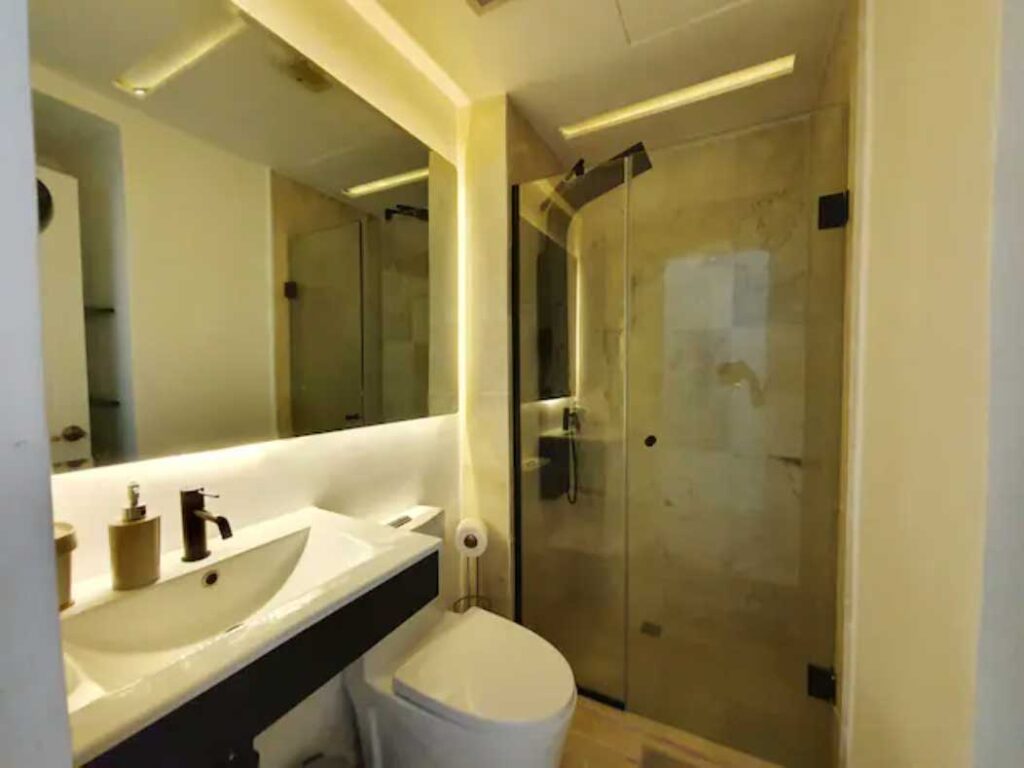 Cana Rock 2BR condo infinity pool + beach: