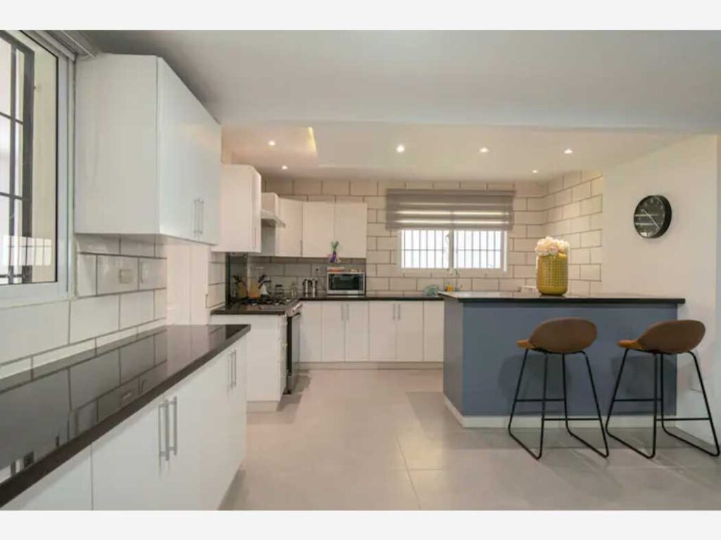 Comfortable 4 Bed Family Home