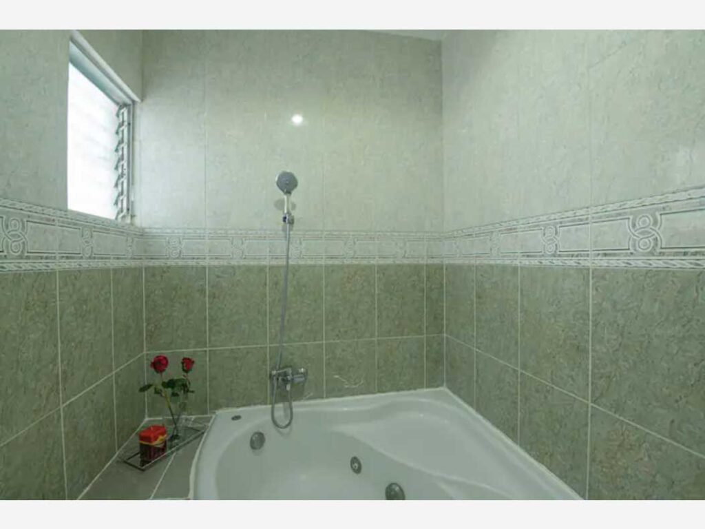 Comfortable 4 Bed Family Home