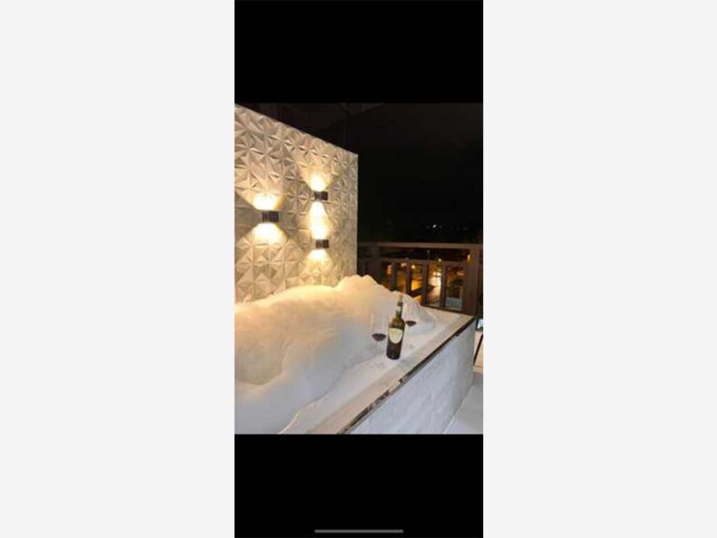 Lovely penthouse studio with Jacuzzi and pool