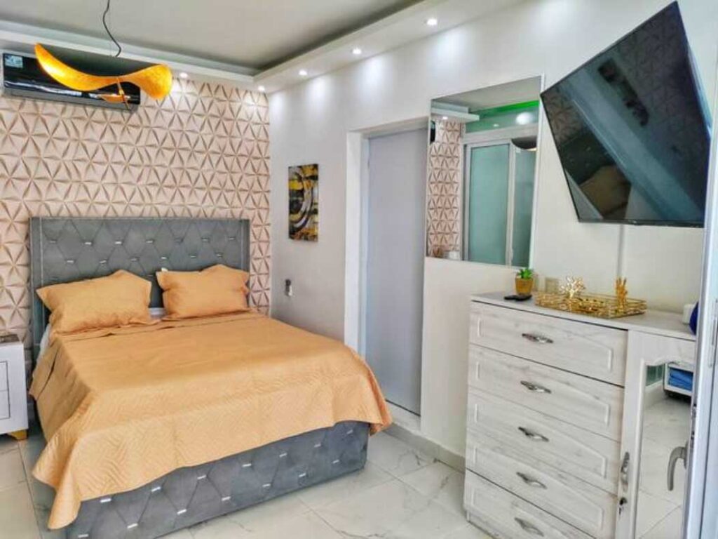 Lovely penthouse studio with Jacuzzi and pool