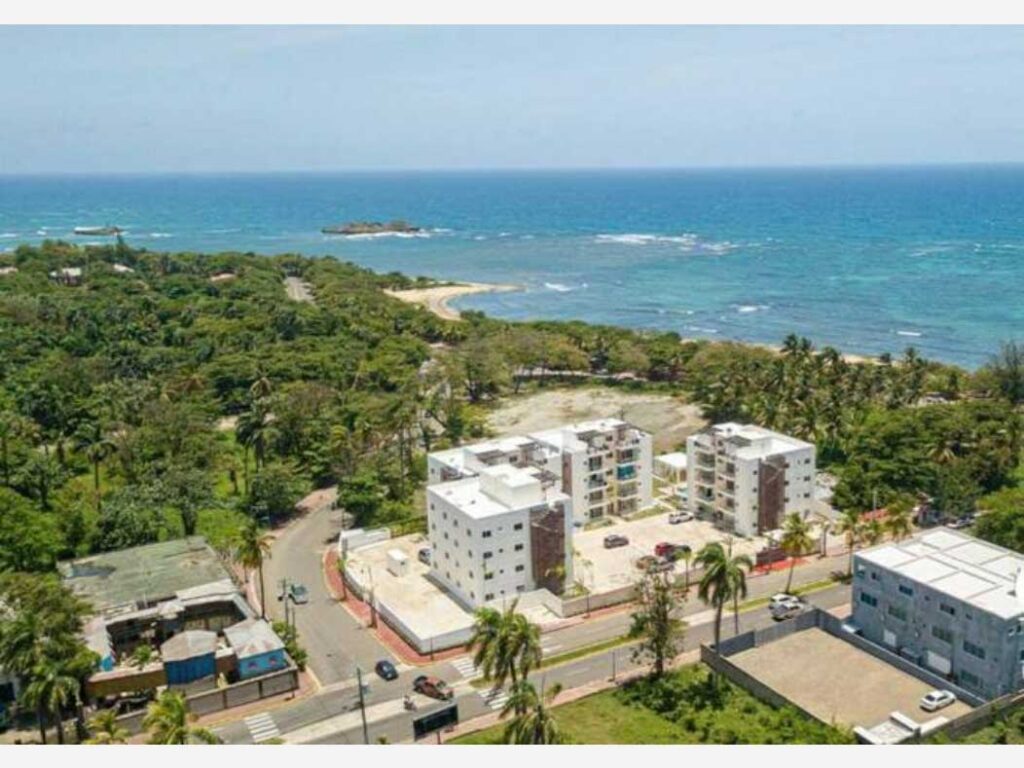 Lovely penthouse studio with Jacuzzi and pool