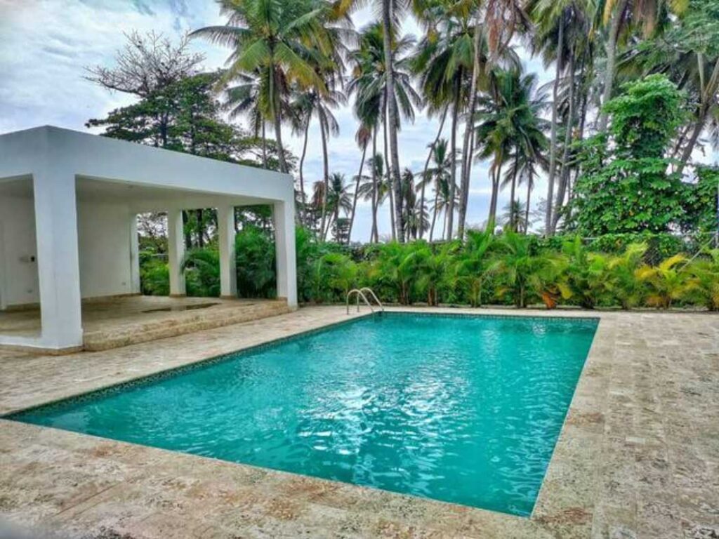 Lovely penthouse studio with Jacuzzi and pool