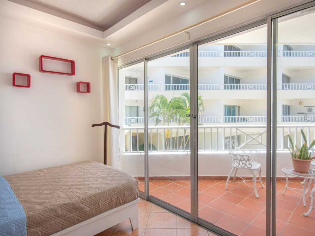 Ocean front 2-bedroom rental unit with pool
