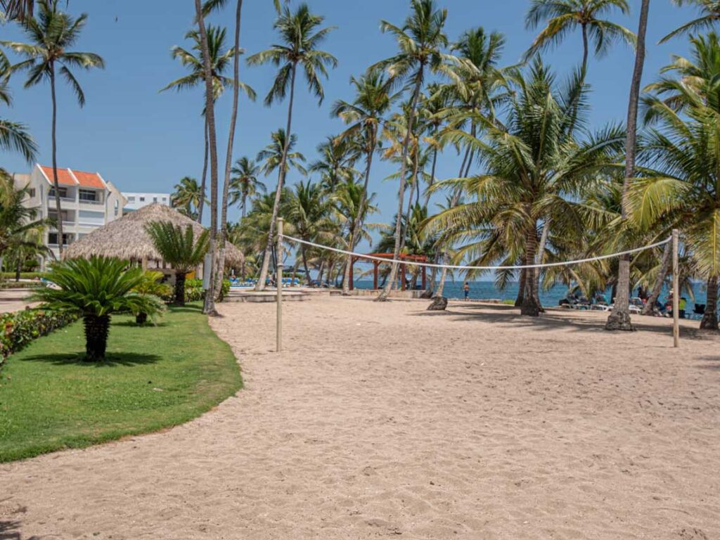 Ocean front 2-bedroom rental unit with pool