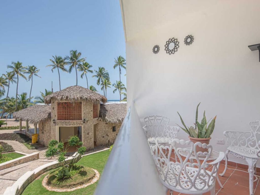 Ocean front 2-bedroom rental unit with pool