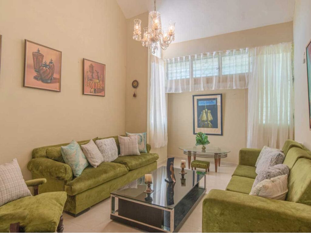 Villa with Pool, Jacuzzi & 3 minutes to the beach
