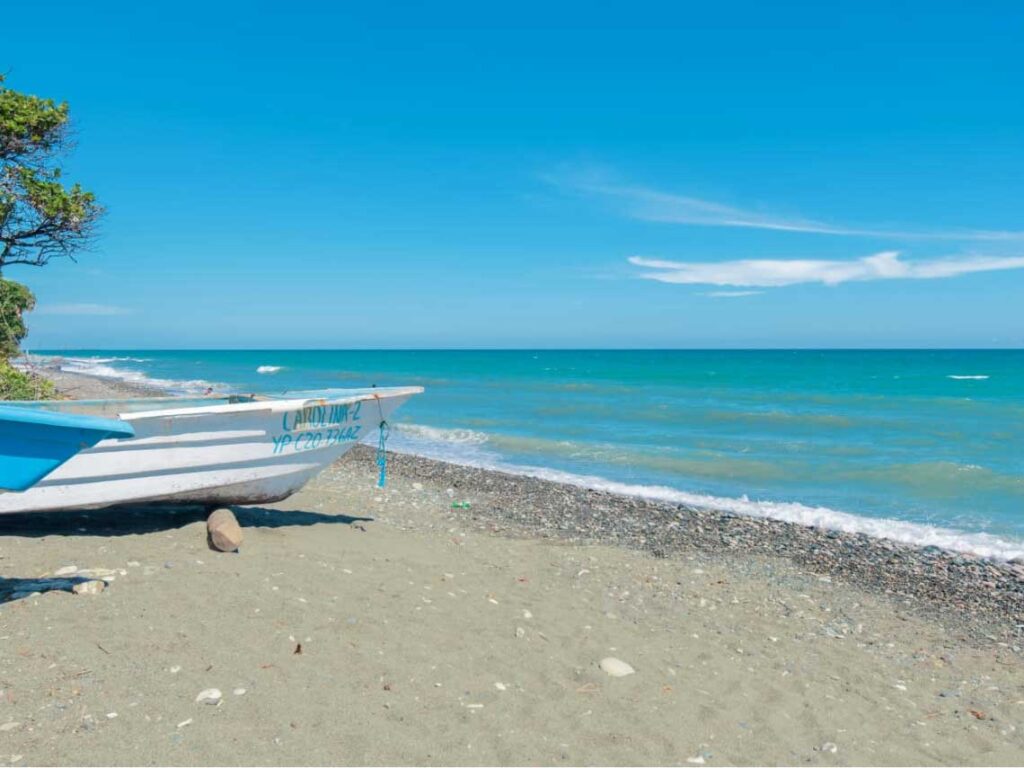 Villa with Pool, Jacuzzi & 3 minutes to the beach