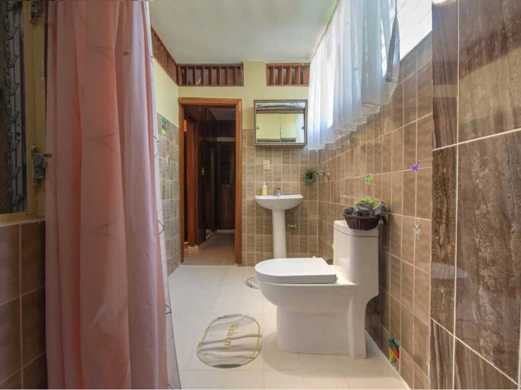 Villa with Pool, Jacuzzi & 3 minutes to the beach