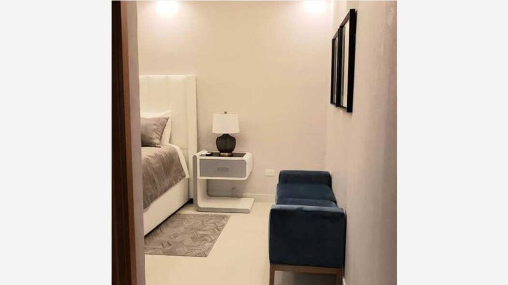 Adorable one bedroom apartment with pool