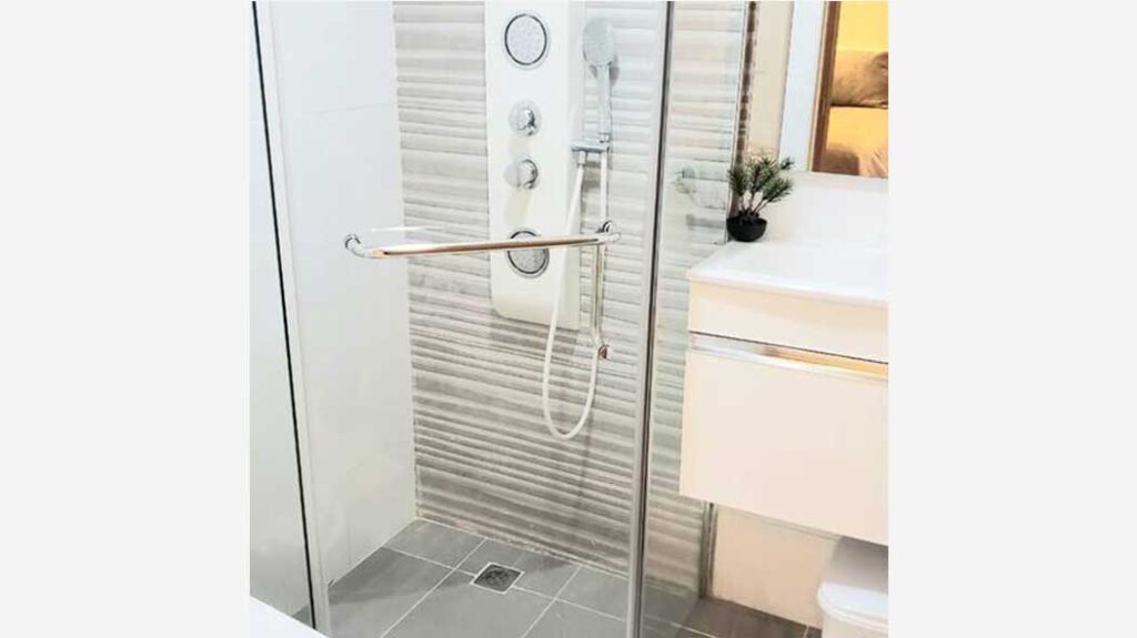Adorable one bedroom apartment with pool