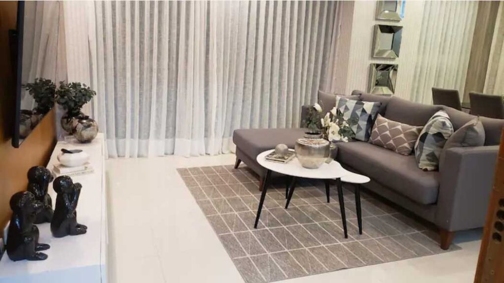 Adorable one bedroom apartment with pool